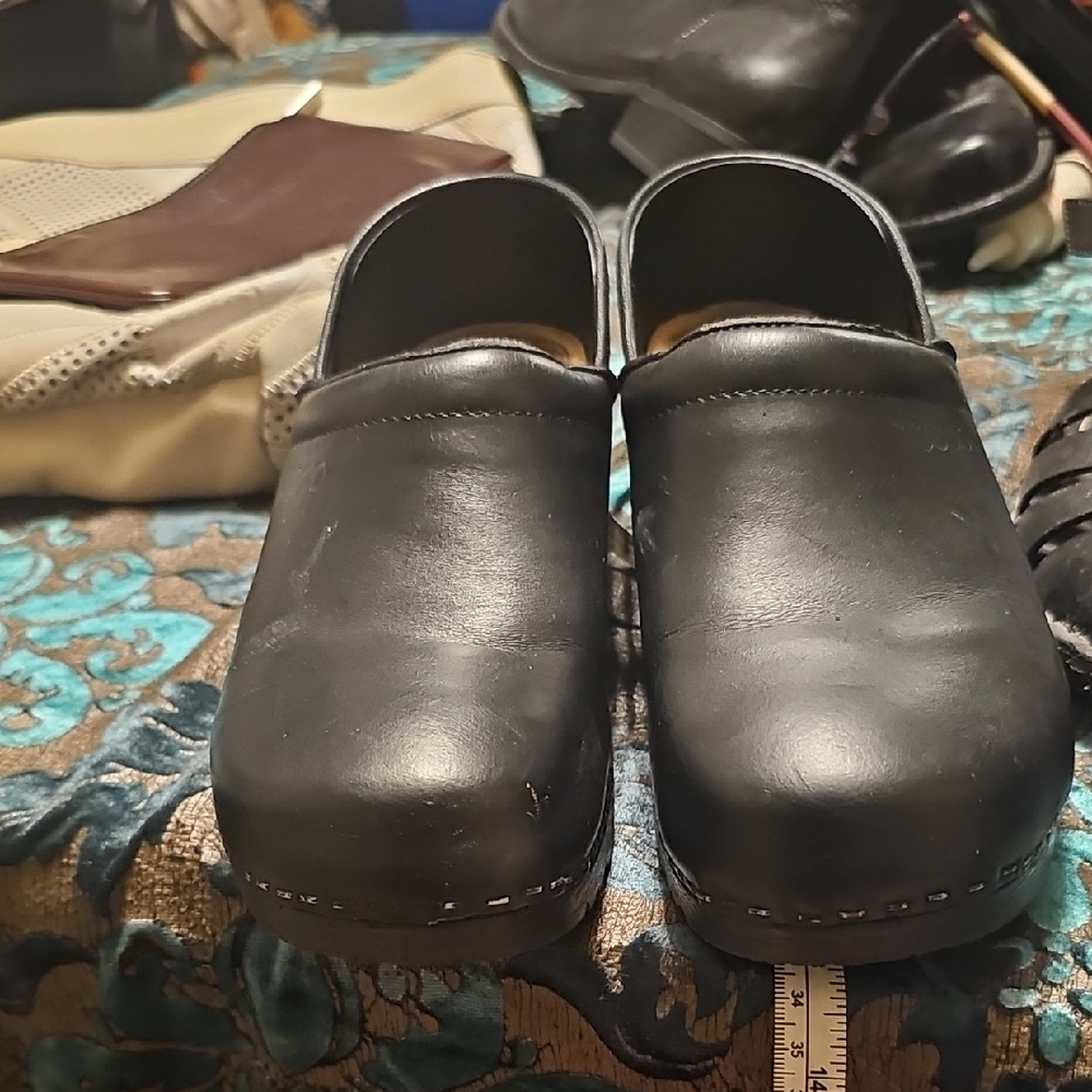 Men's ! Womans Black Leather Clogs